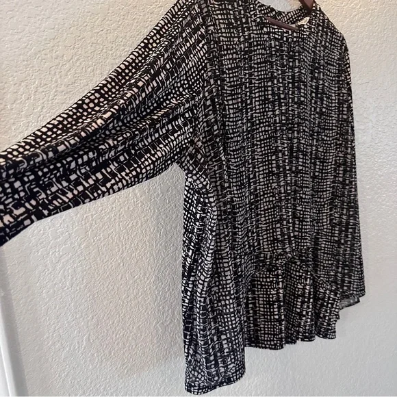 Susan Graver Plus 3X Black White Geometric Print Pleated Blouse Top Career Chic - Picture 5 of 10